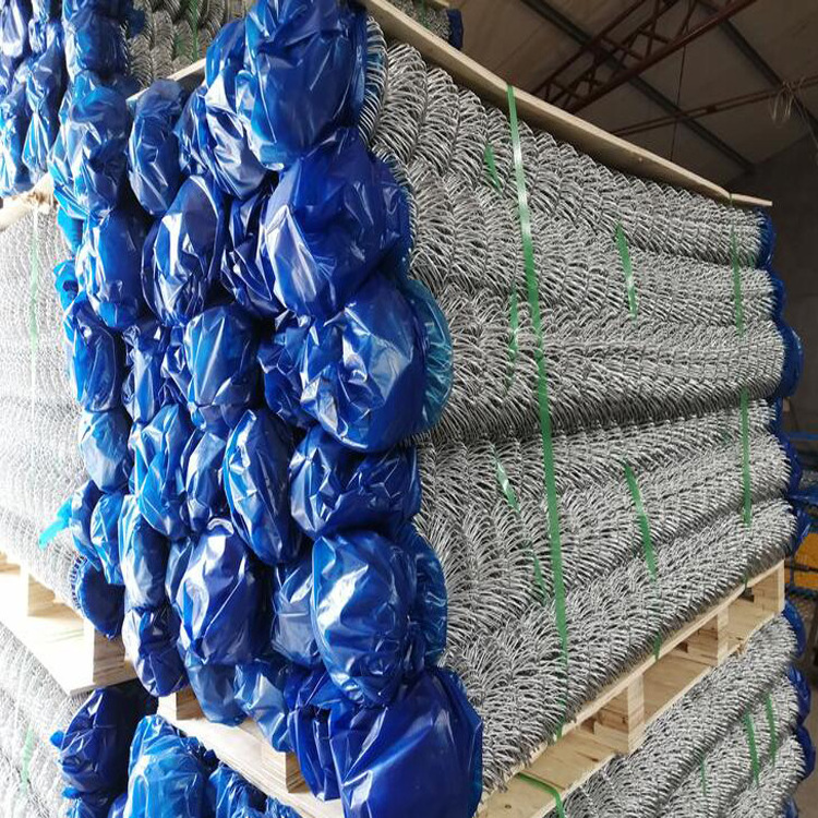 Wholesale Hot Dipped Galvanized Chain Link Fences Prices Diamond Mesh Wire Fence