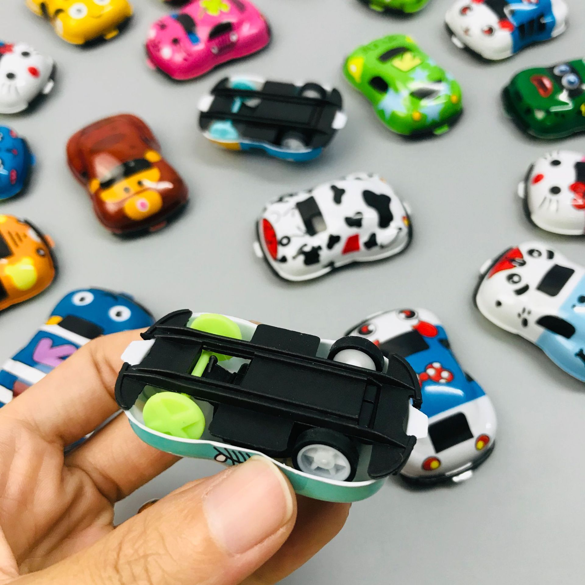 Free Sample High quality graffiti vehicle mini plastic pull back car toys for kids