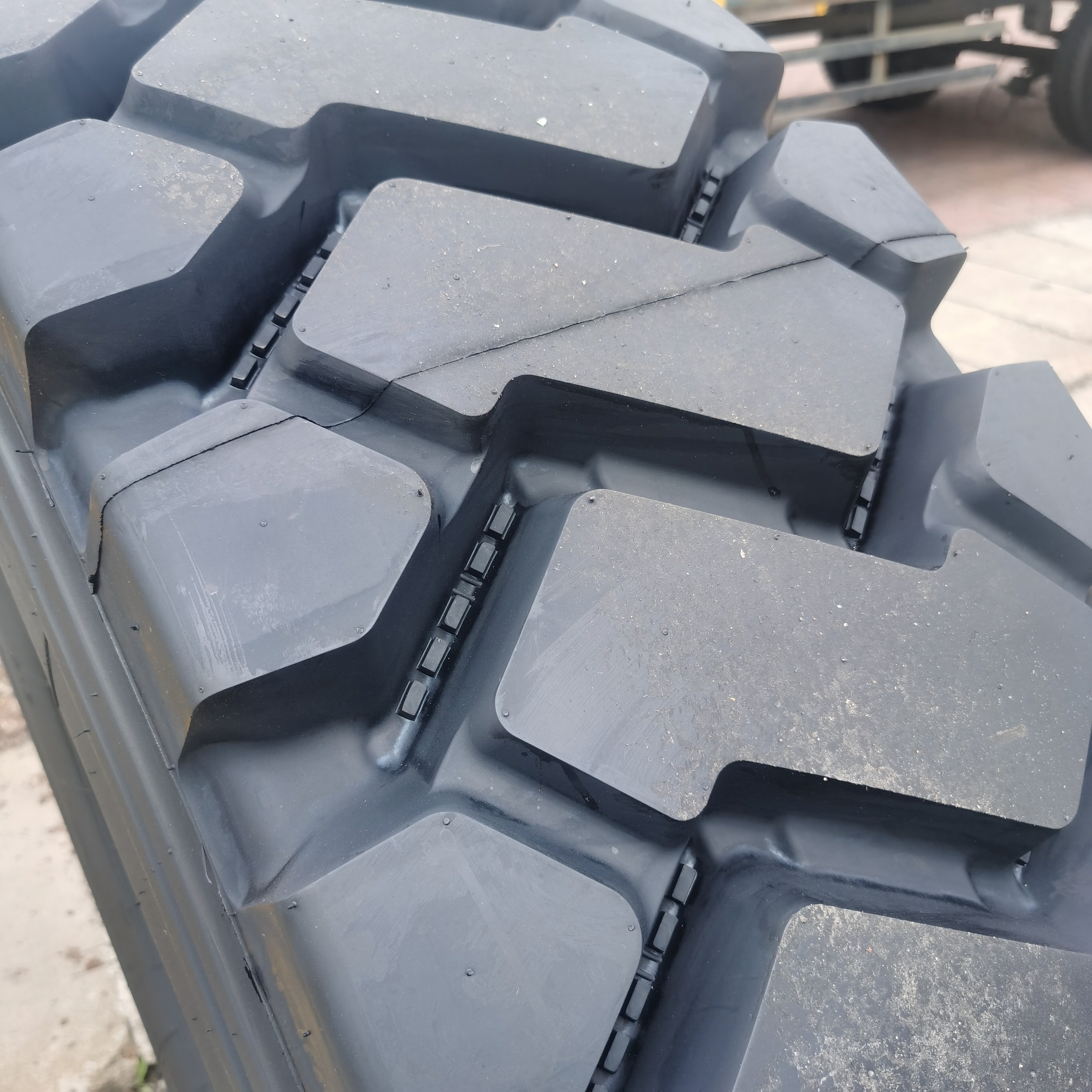 High quality 16R25 OTR tire offroad radial tires good price tyres