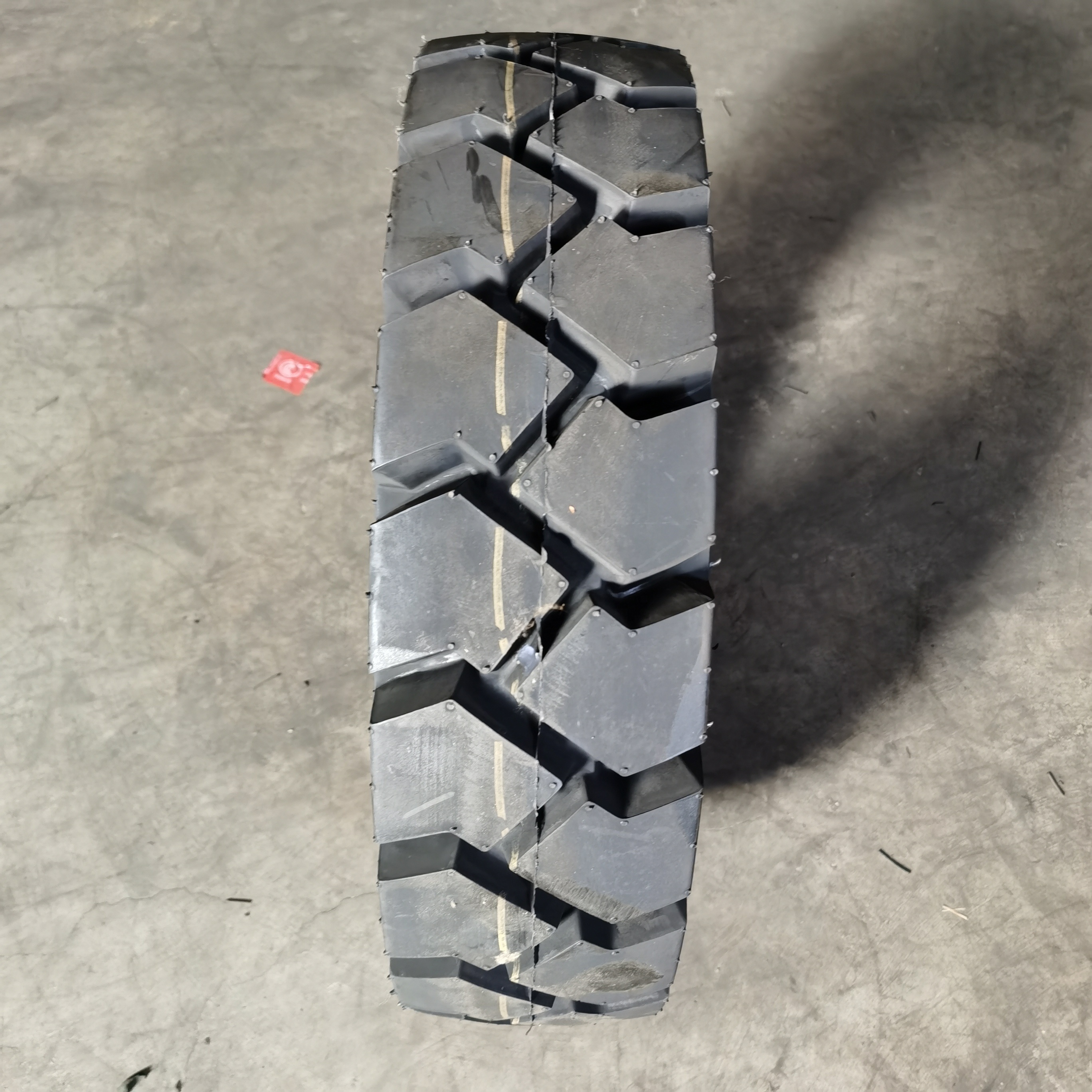 6.00-9 6.5-10 8.25-15 7.00-12 Agricultural Offroad Tyes Low Price Tires TIRE Rubber China Solid Off Road Agricultural Tires High