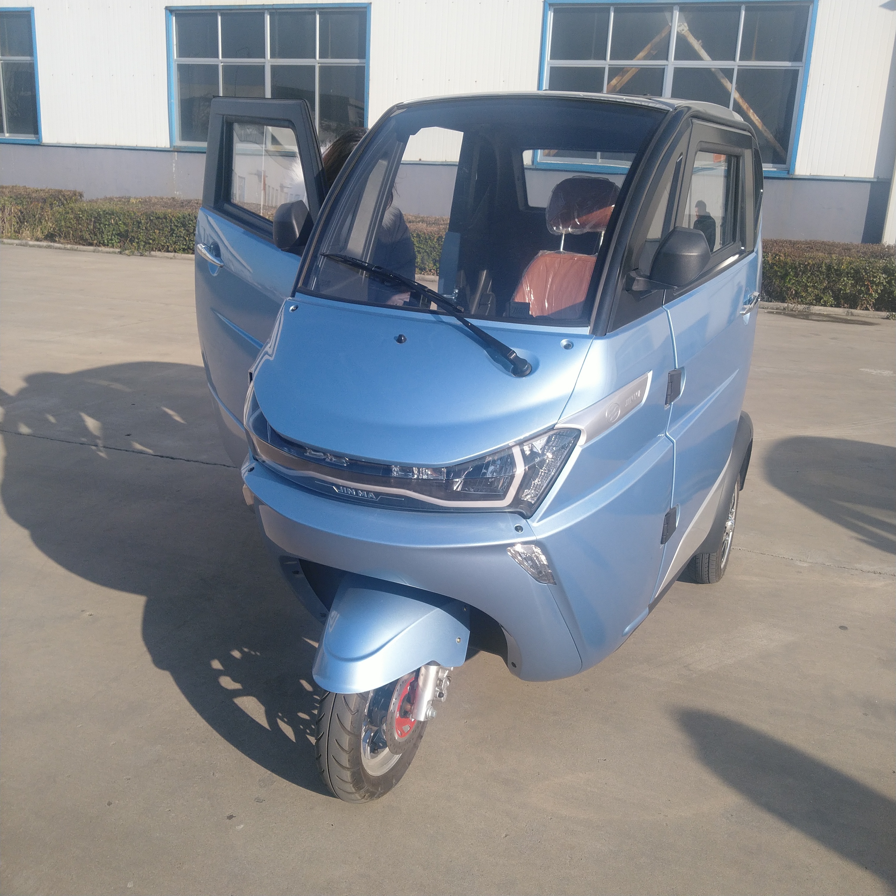 Factory price Chinese 3 wheel mini electric car for adult