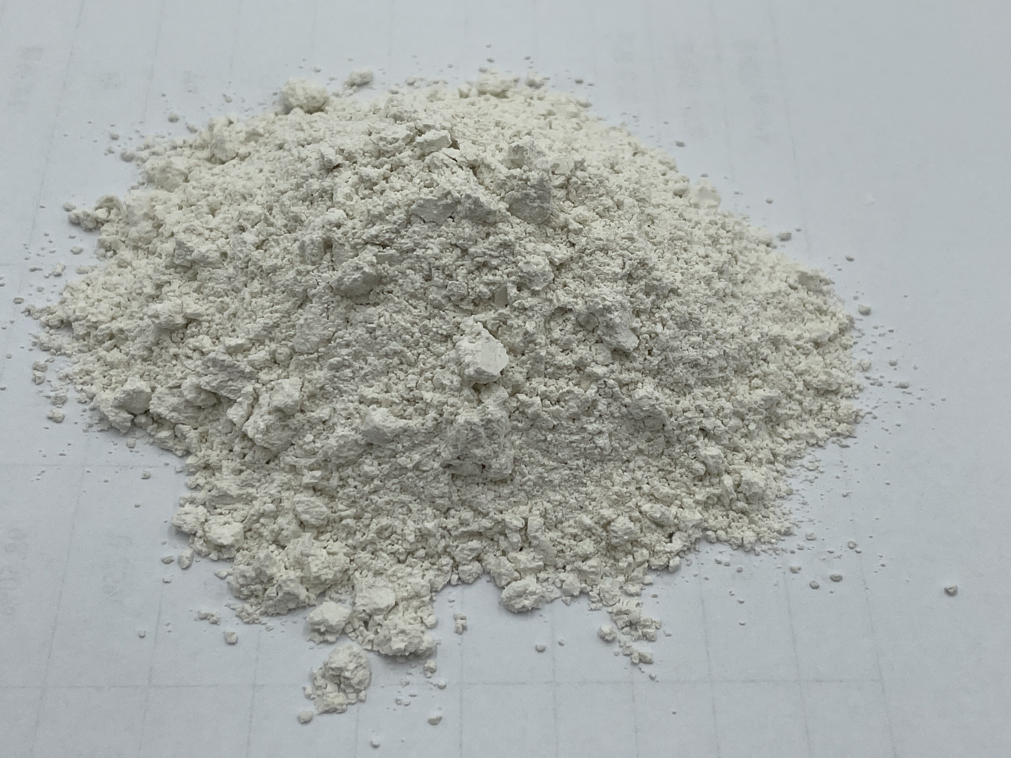 Factory wholesale natural montmorillonite clay organic yellow white calcium sodium bentonite powder active white clay price ton