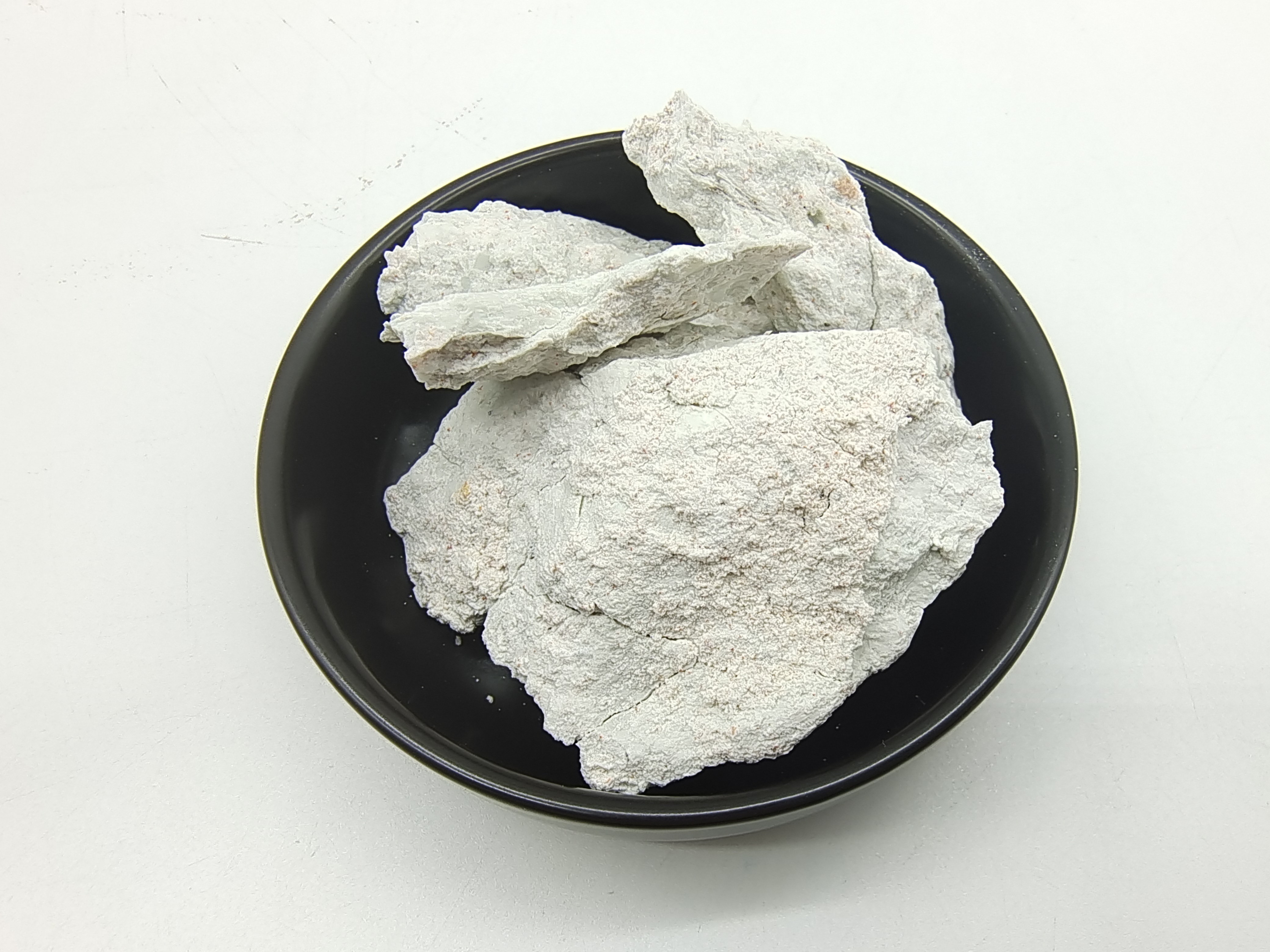 Factory wholesale natural montmorillonite clay organic yellow white calcium sodium bentonite powder active white clay price ton