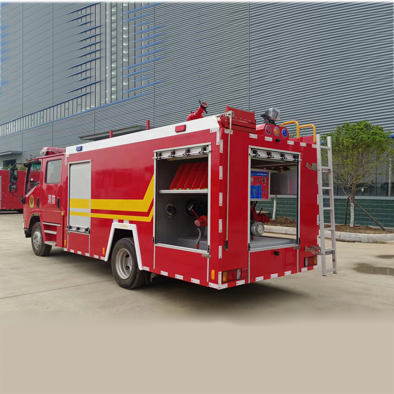 Japan Isuzu 4X2 3500 liters  water fire truck