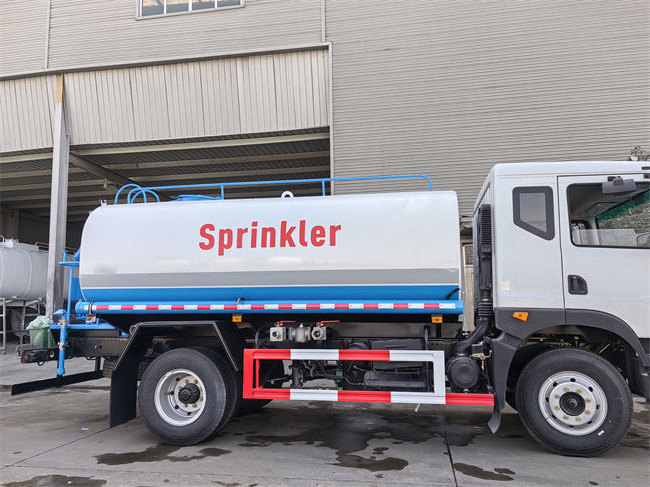 Dongfeng 4x2 LHD water bowser 8000l 10000l water trucks for sale in uae