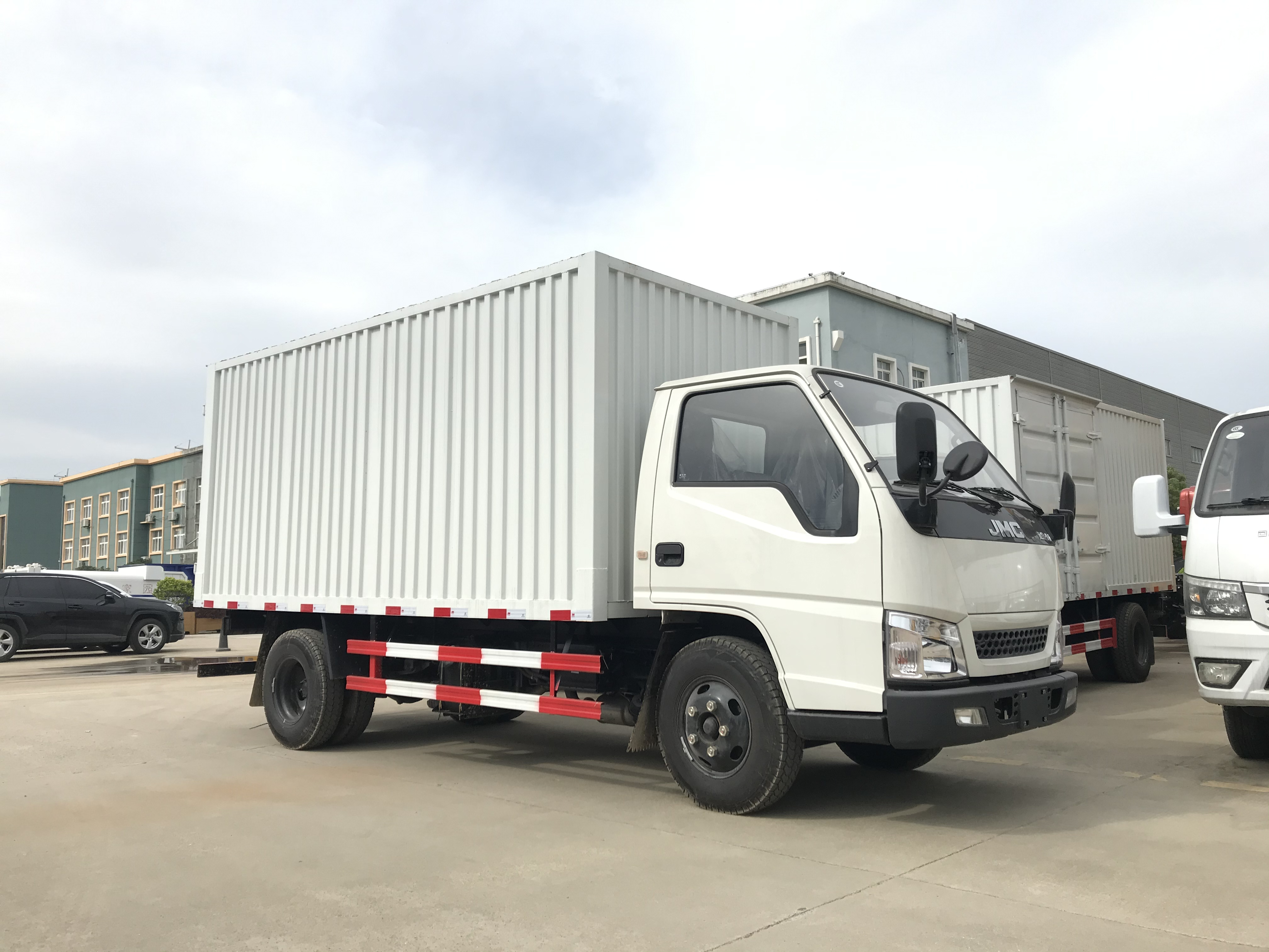 JMC 4x2 3.5 tons van cargo truck