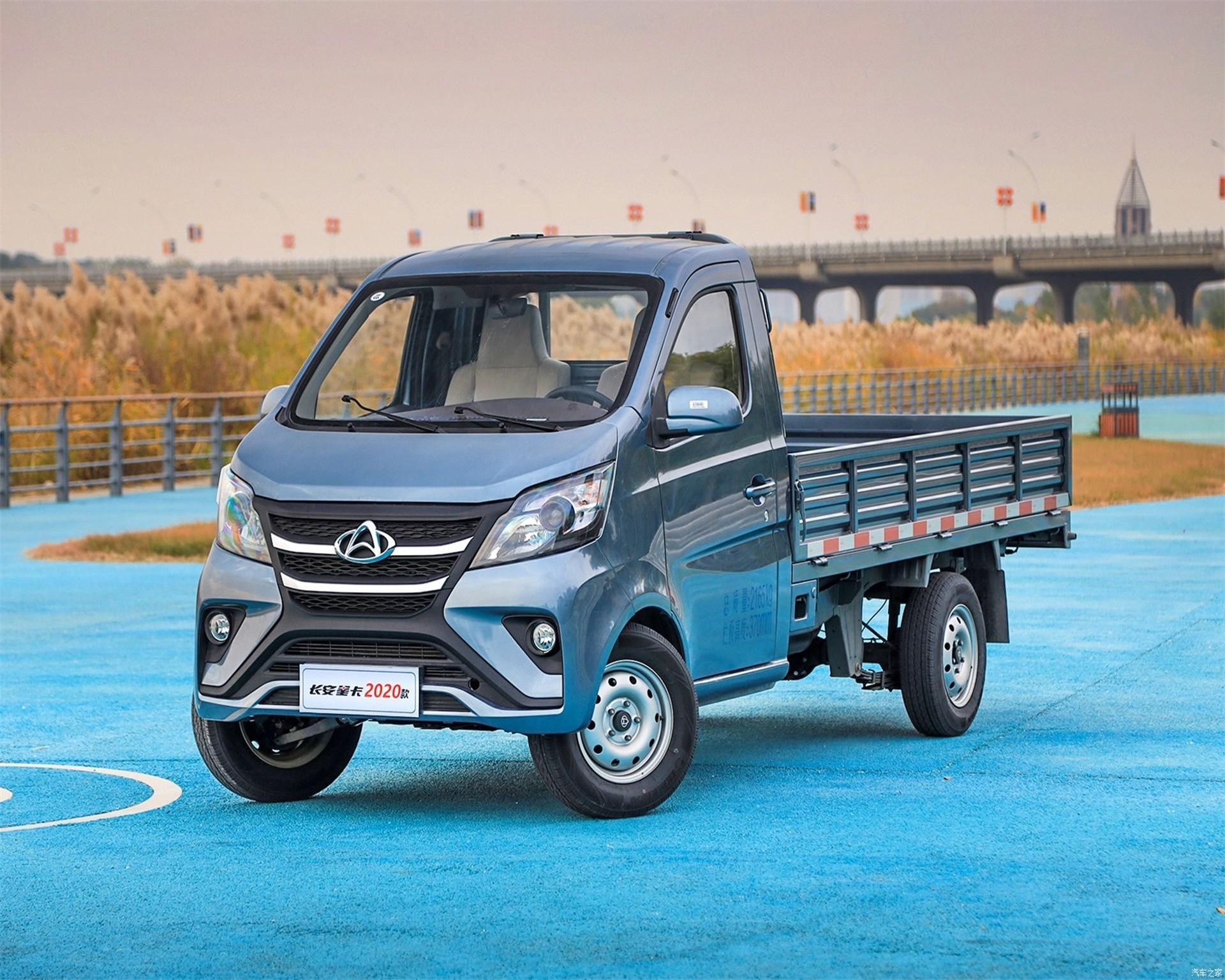 Changan mini cargo vehicle 1-2ton with single row cabin good price for sale