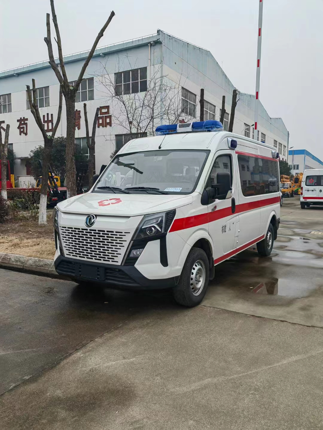 Monitor four-wheel drive mobile hospital emergency medical supplies ambulance