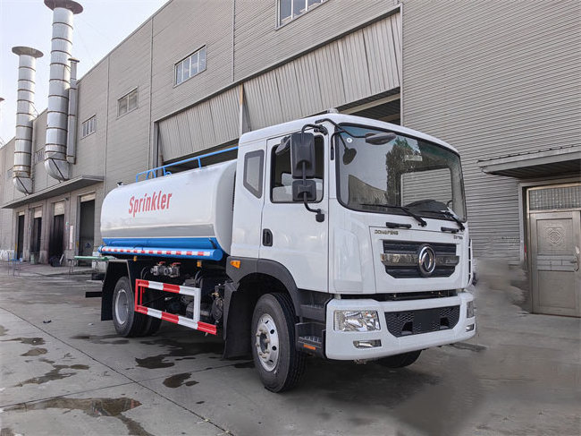 Dongfeng 4x2 LHD water bowser 8000l 10000l water trucks for sale in uae