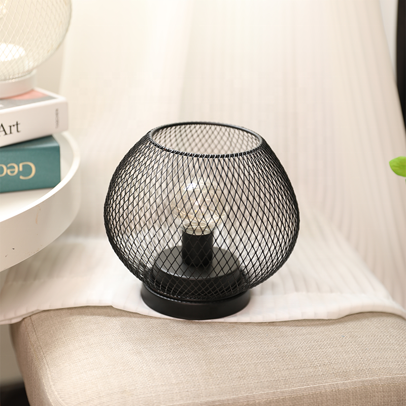 Modern Wicker Table Lamp New Arrival Battery Powered LED Night Lamp with Rattan Desktop Decorative Light for Christmas