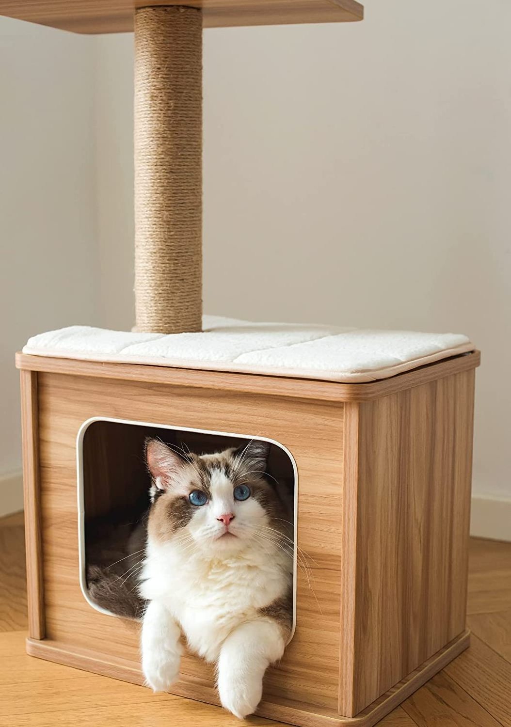 wholesale Sturdy Cat furniture real wood Cat play House wooden cat scratching tree with hammock