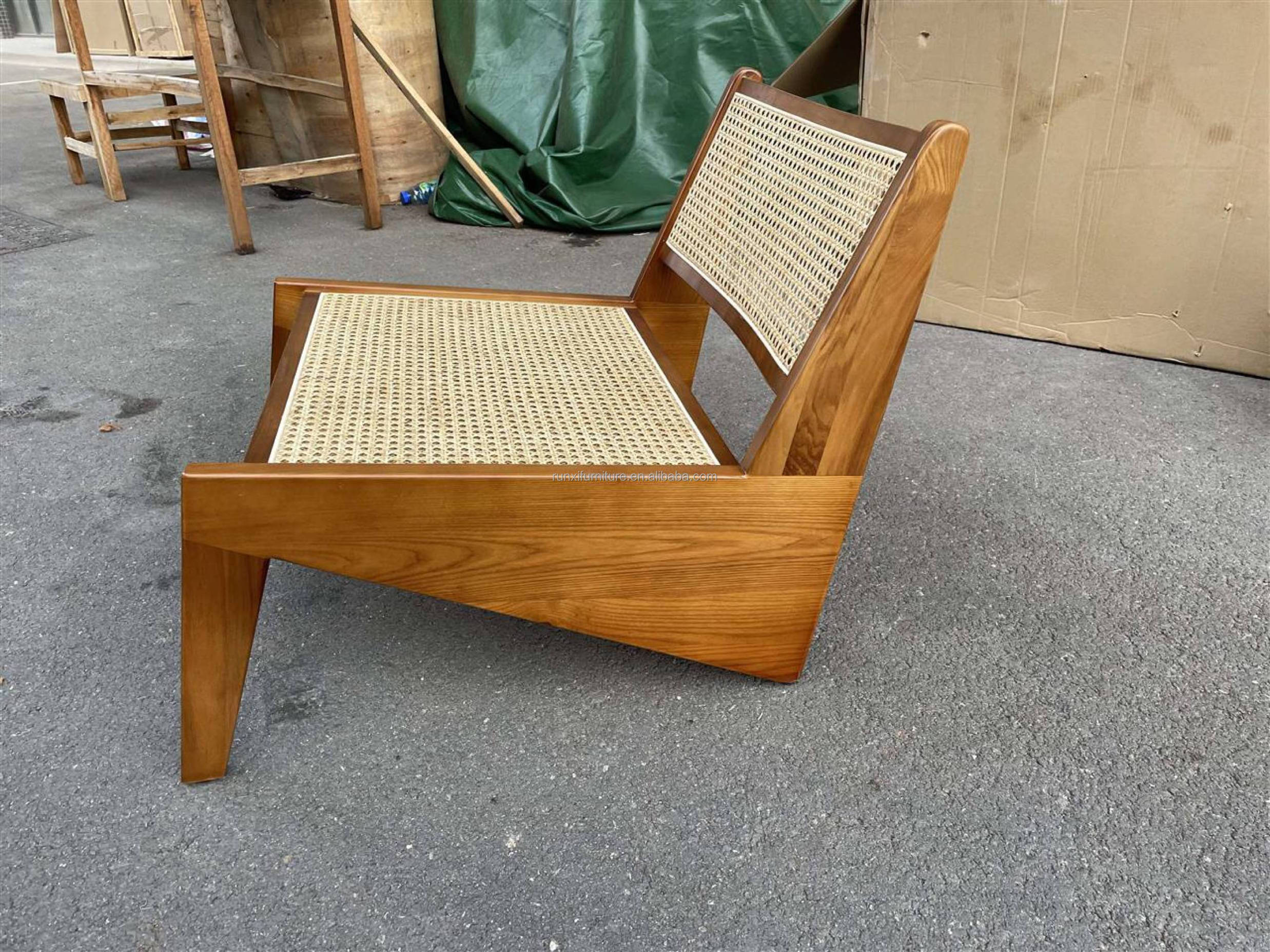 Vintage  living room chair solid wood lounge chair with natural rattan walnut black Kangaroo Chair