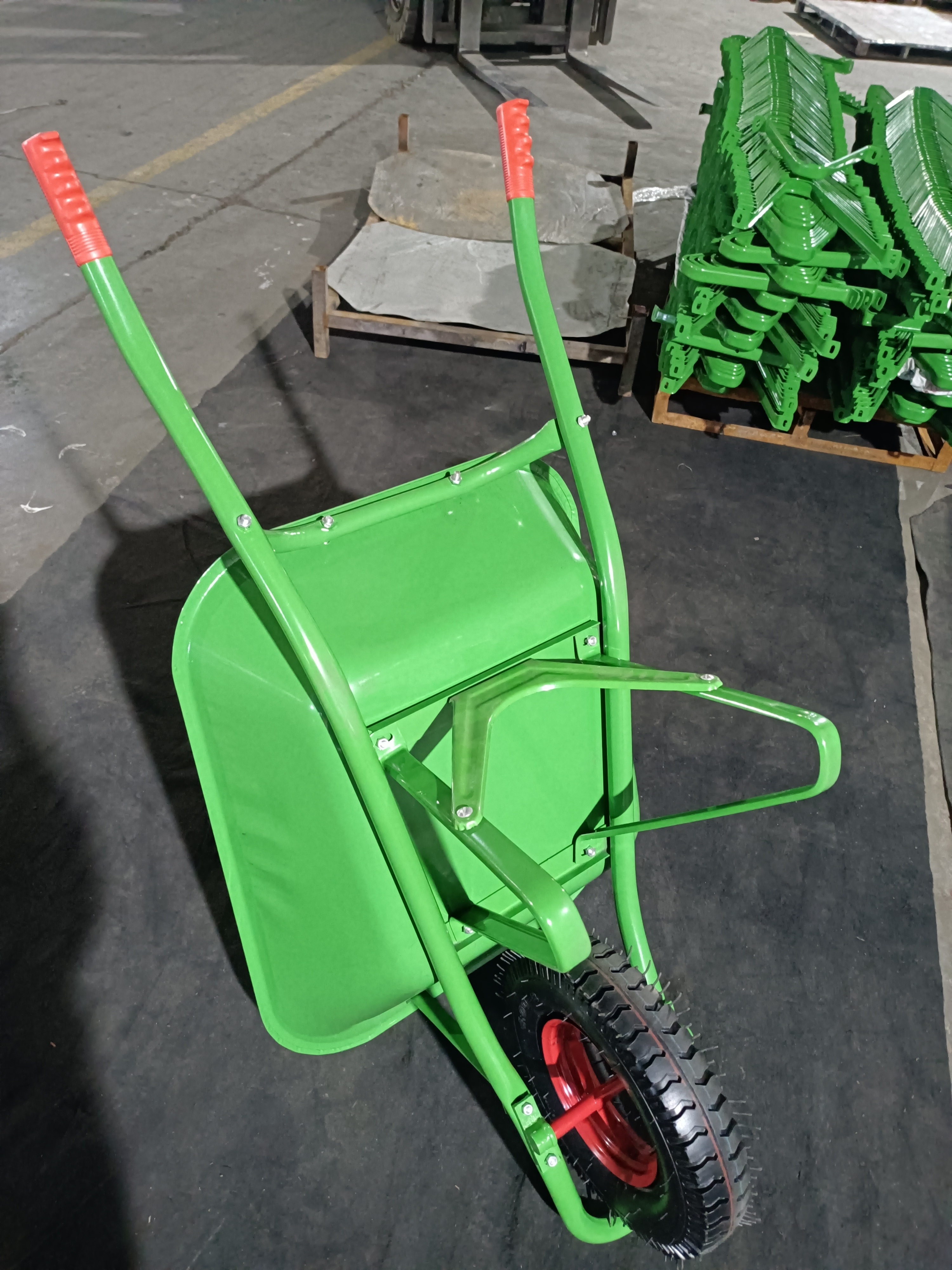 Heavy duty wheel barrow WB6400 Sudan market wheelbarrow