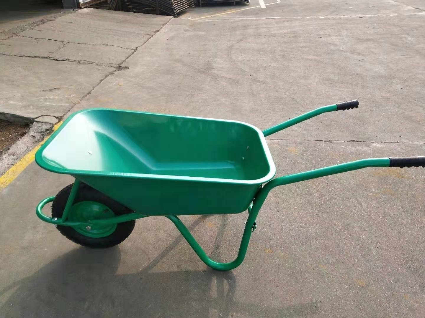 Heavy Duty Industrial Wheel Barrow Hot Sale Construction WheelBarrow