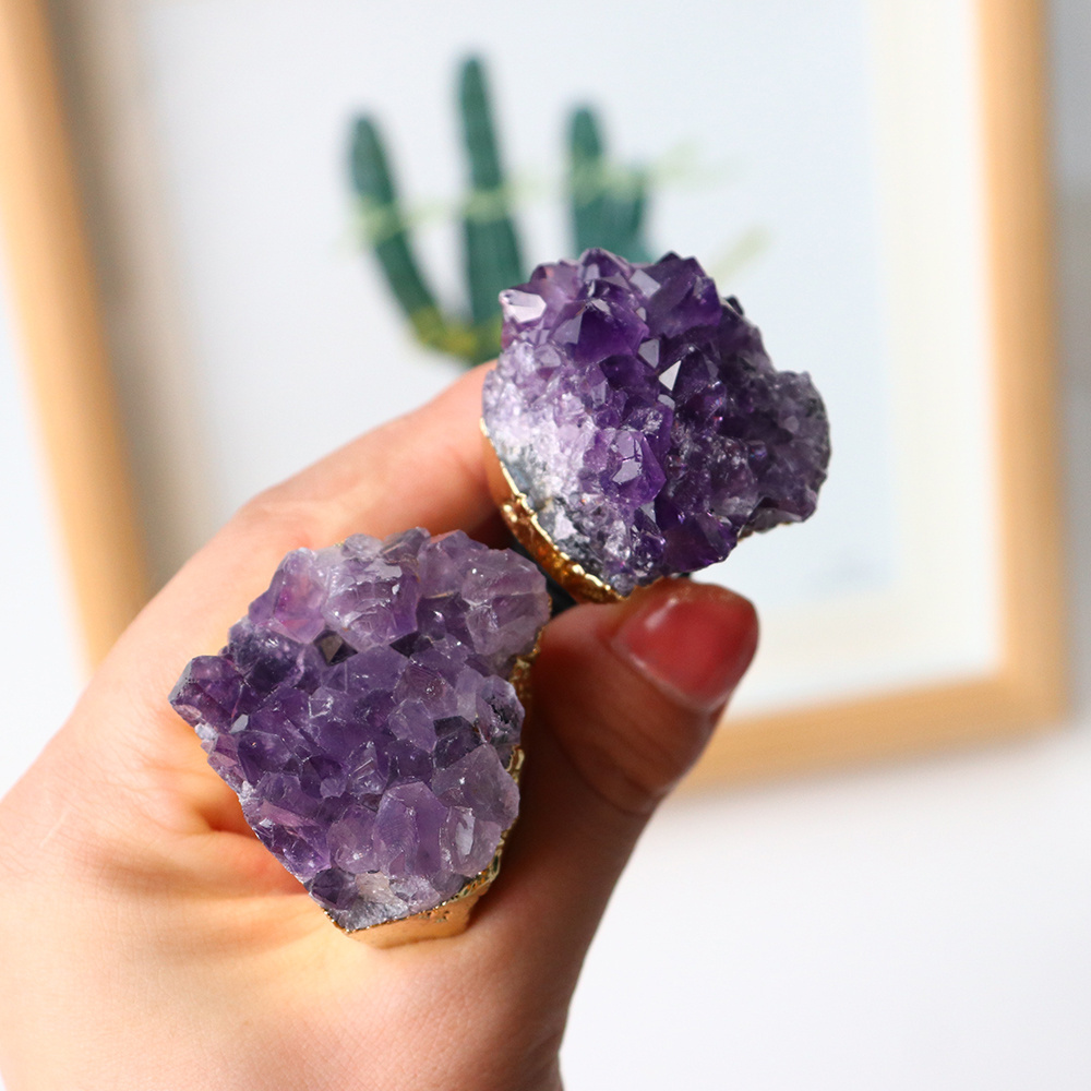 Wholesale natural gemstone handmade amethyst crystal cluster red wine bottle stopper