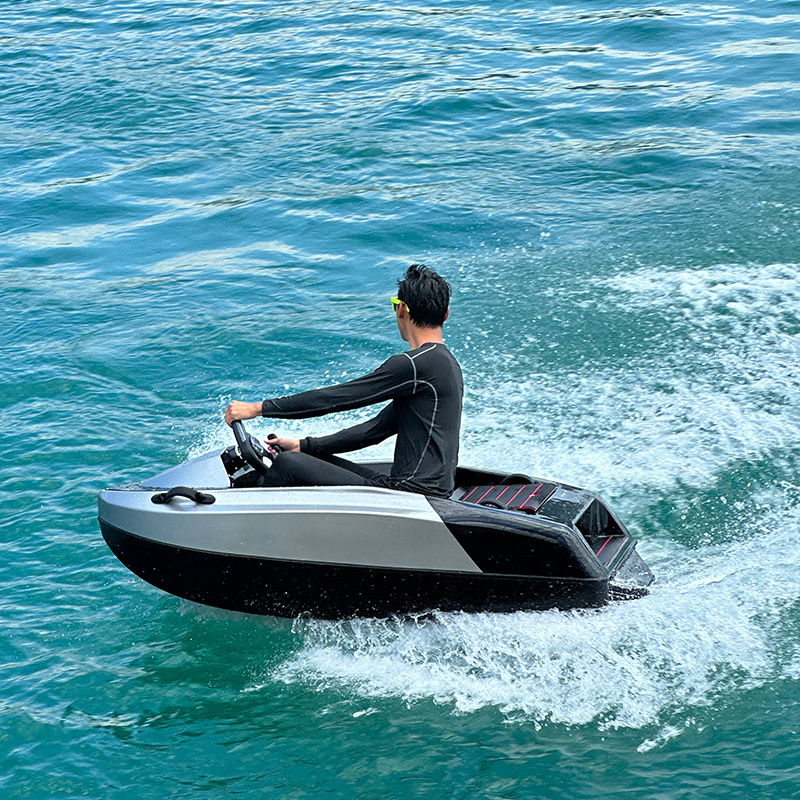 Mini electric karting boat,  multifunctional competitive entertainment boat, high-speed  water skiing