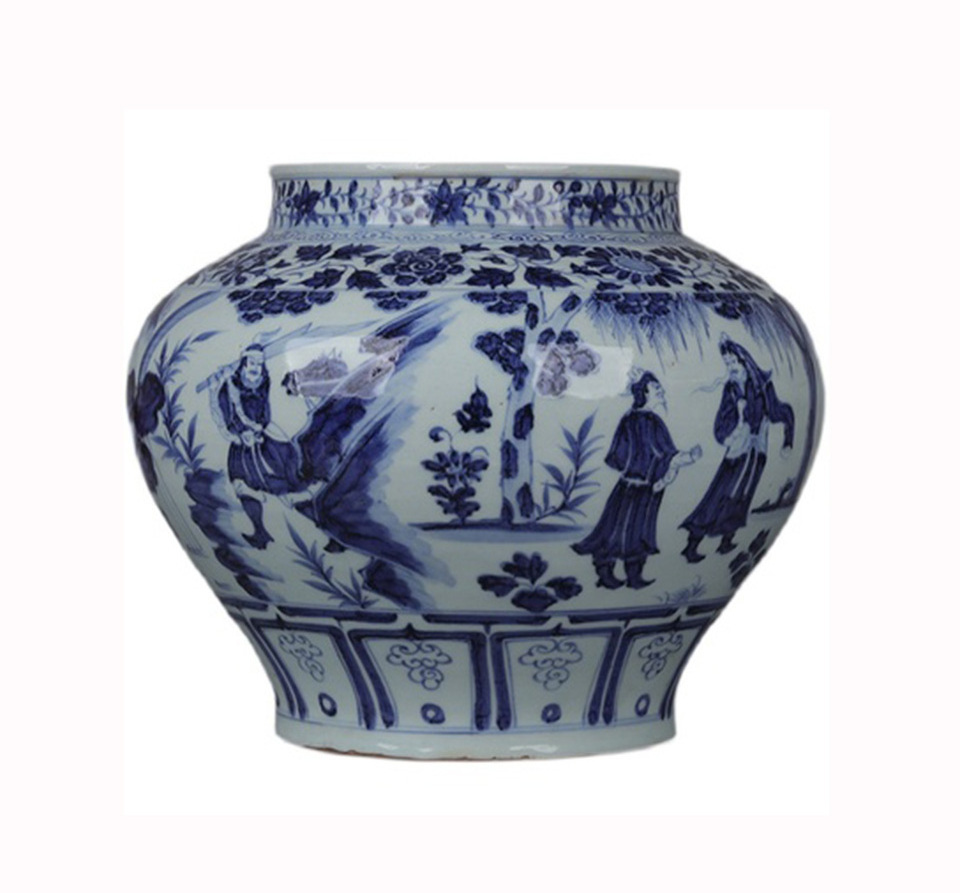 Customized manufacturer of blue and white porcelain vases and handicrafts with antique hand-painted figures in Jingdezhen