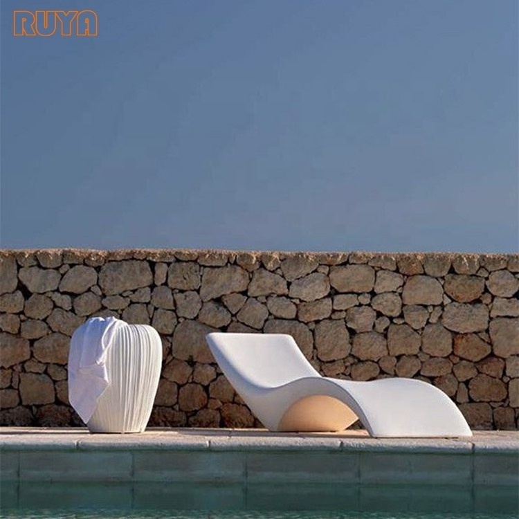 Factory fiberglass outdoor furniture of CLOE sunbed chair lounger Plastic Pool Lounge Chairs