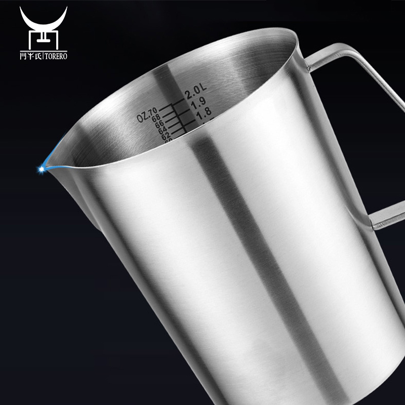 Thick 304 stainless steel measuring cup milk frothing pitcher with lid & handle with scale mark