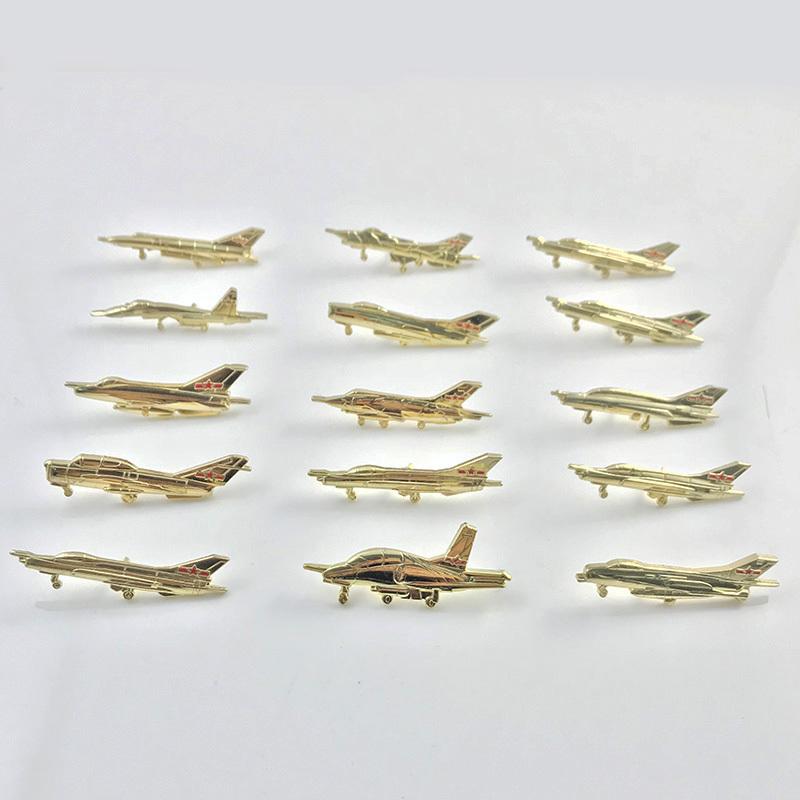 Hot sale custom airplane shape lapel pin/3D metal golden plane lapel pin/3D custom gold plating airplane badge