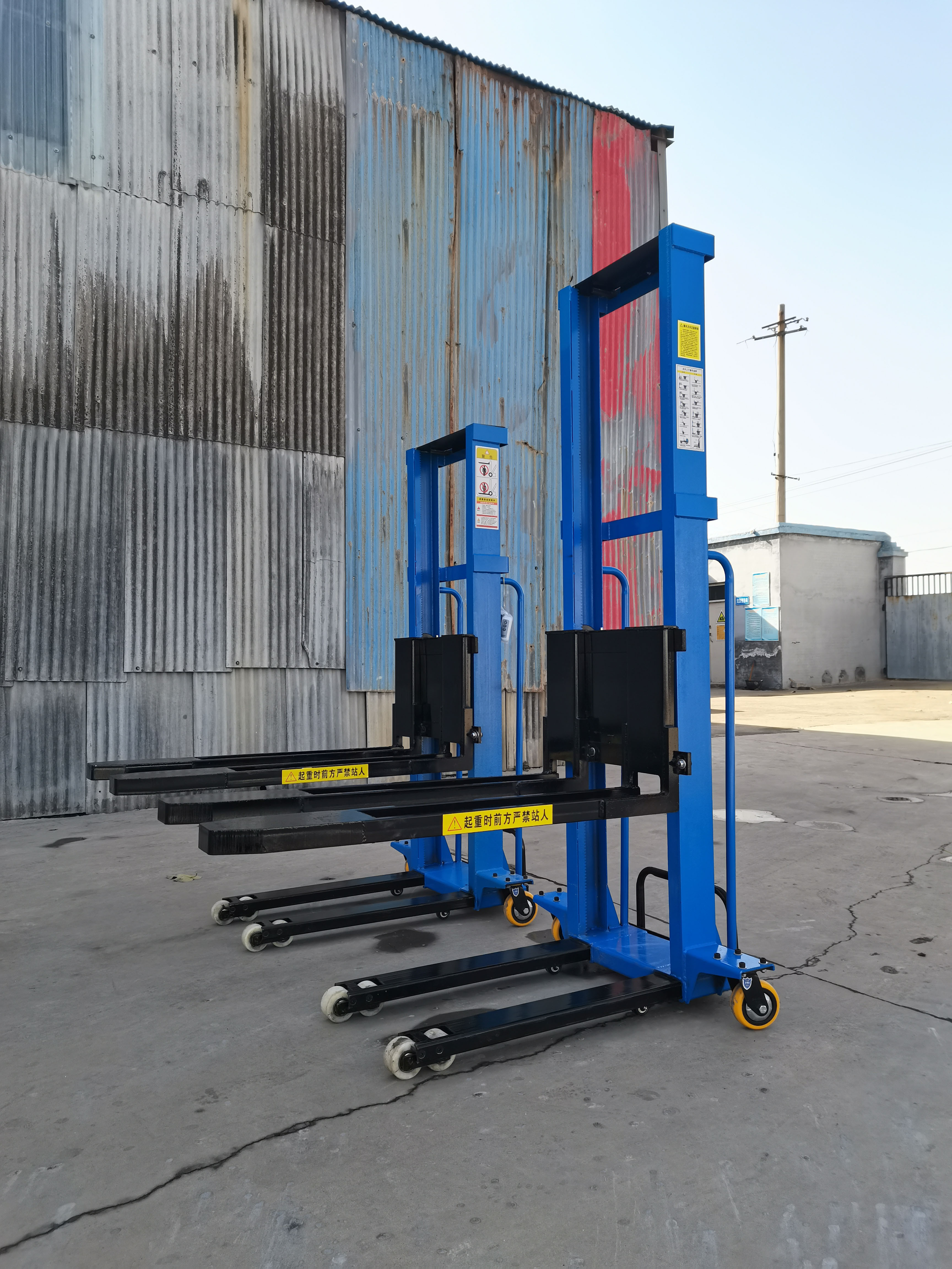 500kg1000kg Vehicular Forklift Portable Stacking Truck Self climbing Loading and Unloading Truck