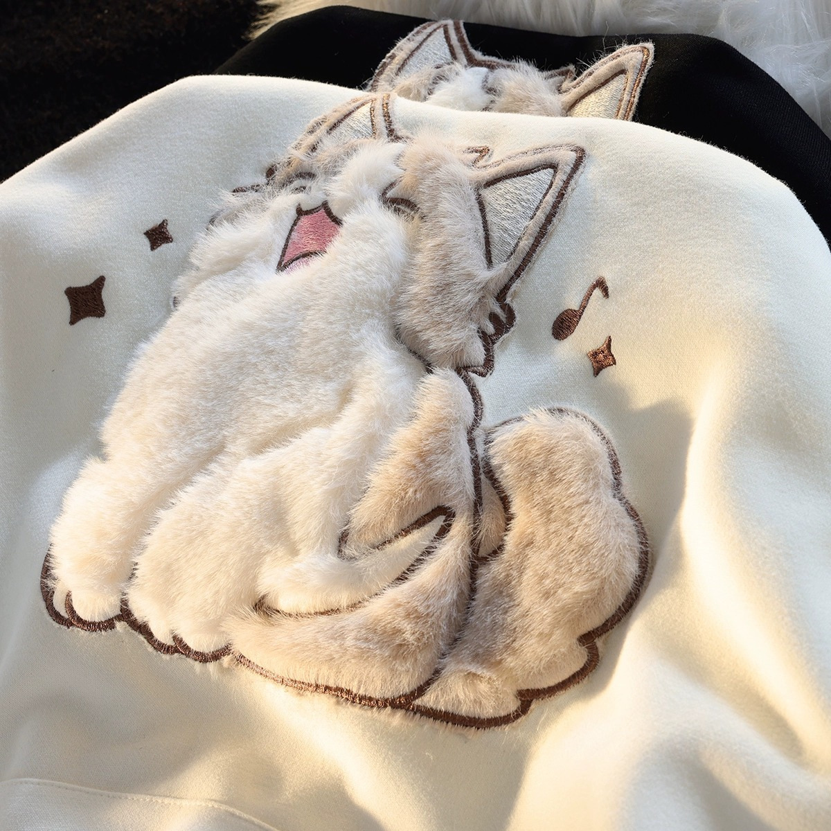 2023 New Design Winter Plush Embroidered Loose Versatile Fleece Women Hoodie kitty pet pattern overcoat