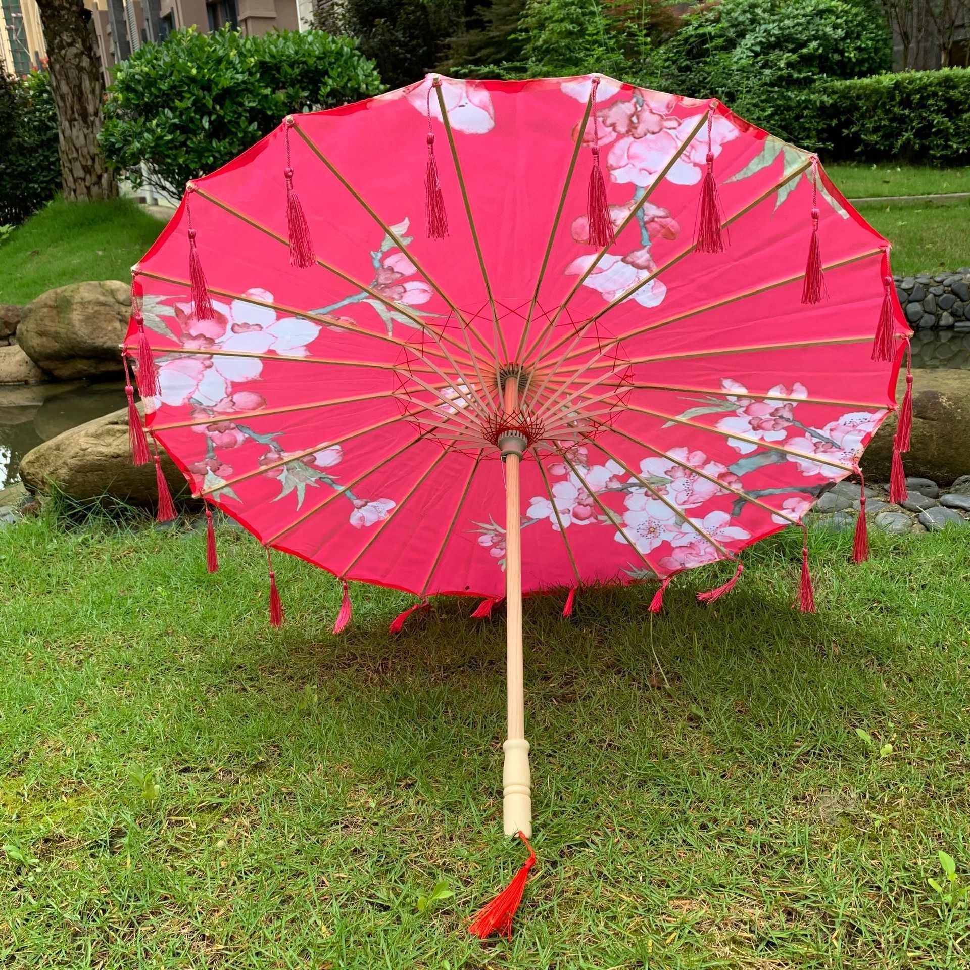 Wholesale Wedding Umbrella Fashionable Chinese Traditional Handmade Multipurpose Graffiti Folded Oil Paper Umbrella