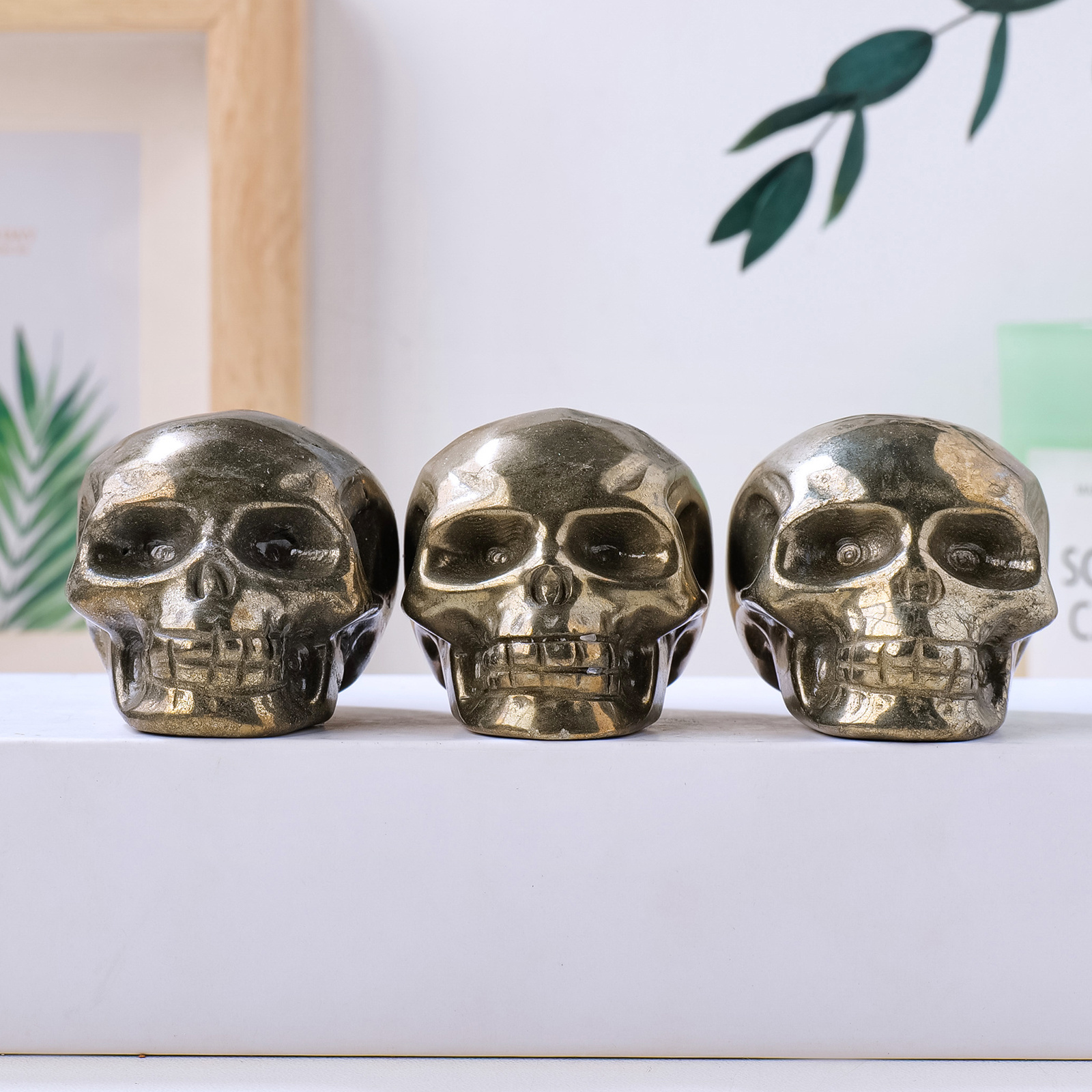 Wholesale Natural Crystal Healing Crafts Pyrite Skulls Ornament Handmade Carving Crystal Skulls For Decor