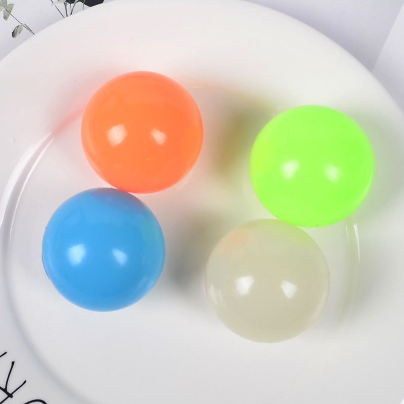 Luminescent Stress Relief Wall Sticky Ceiling Balls To The Wall Slowly Fall Off Glow In Dark Ball Toy For Kids