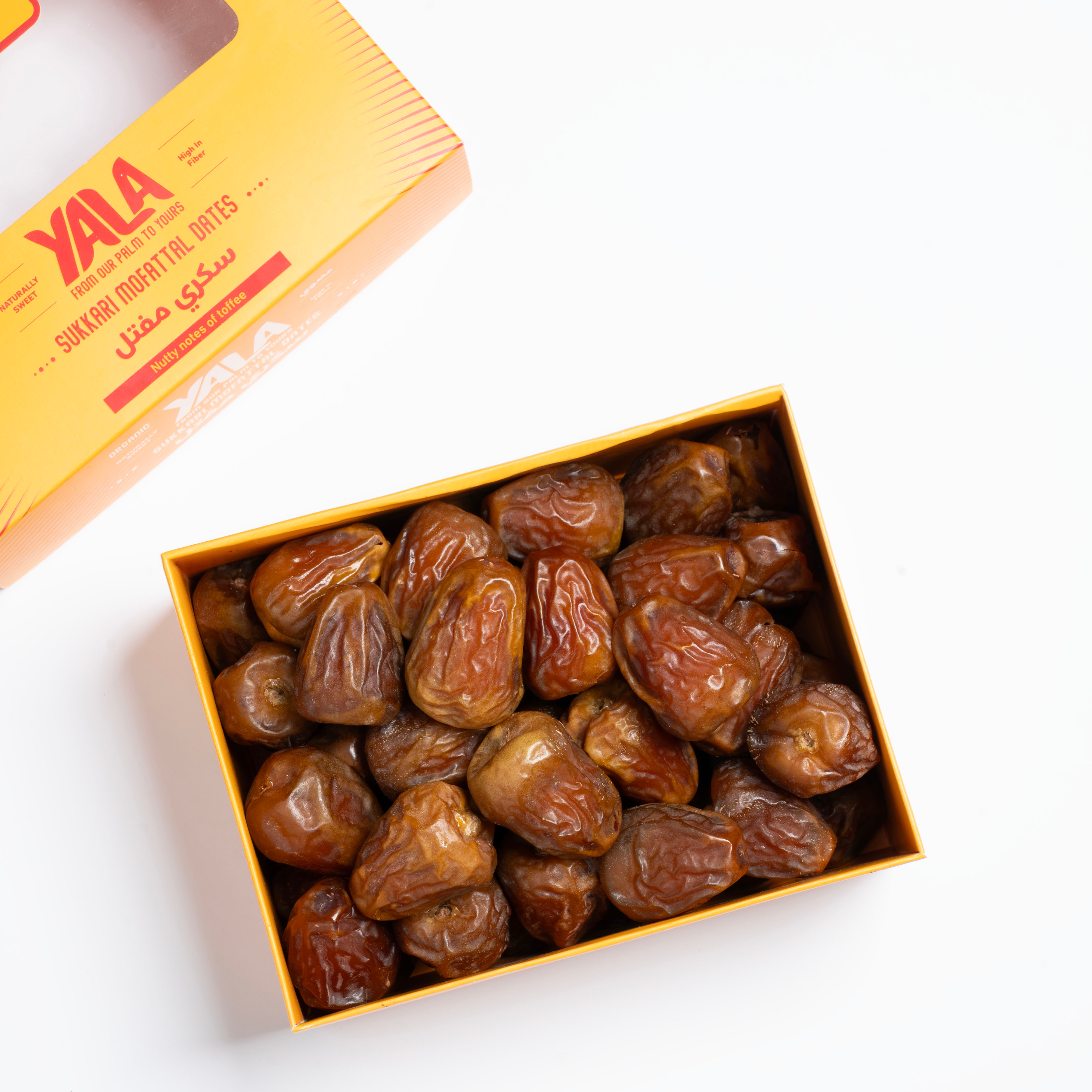 Organic Sukkari Vacuum Dates from Saudi Arabia 100% Natural Nutritious Dried Fruit with Agreeable Sweetness