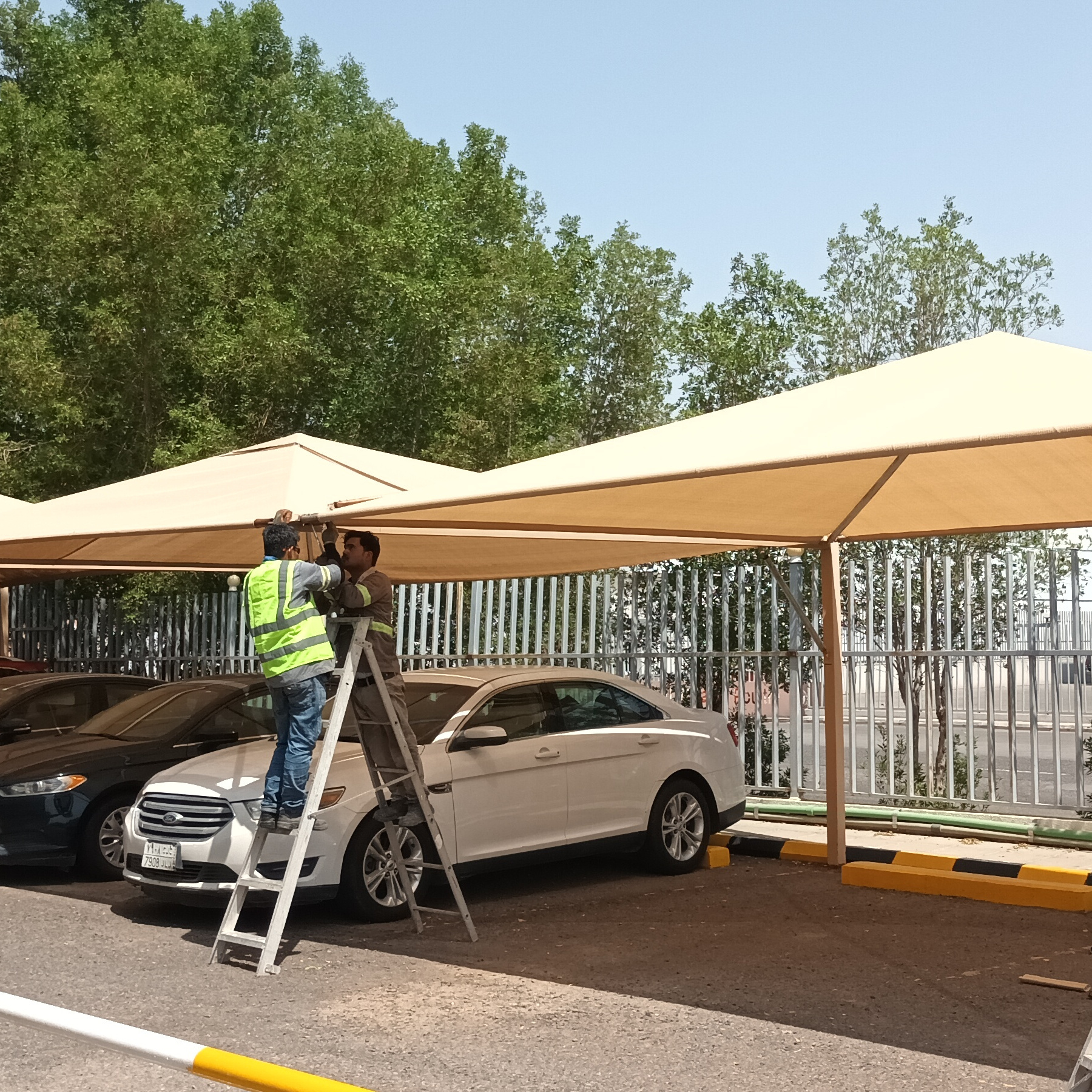 High Quality Sun Shades with easy installation Sunblock and heat insulation Sun Shades premium raw materials