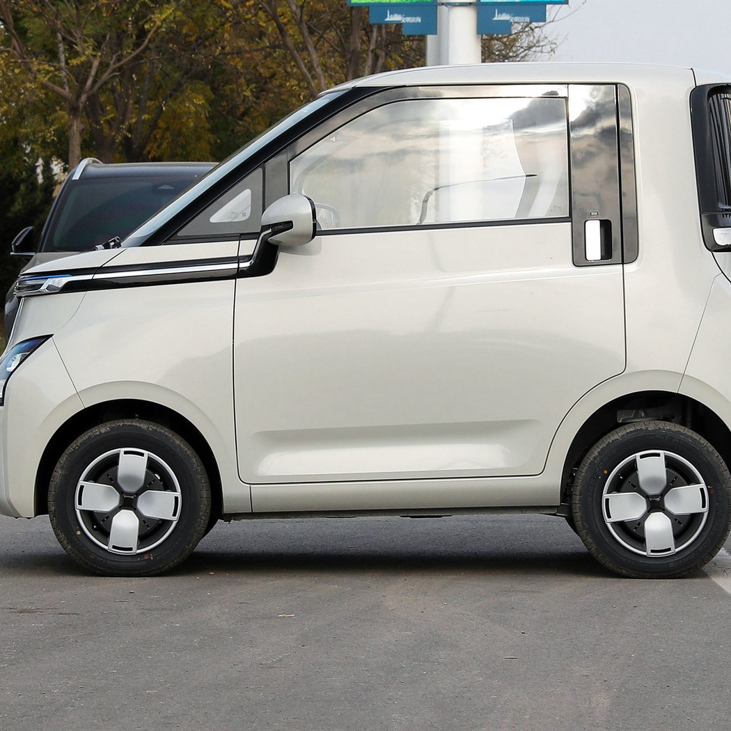 Wuling air mini ev LHD or RHD 300km 2 seater or 4 seater cheap new small mini smart adult electric car