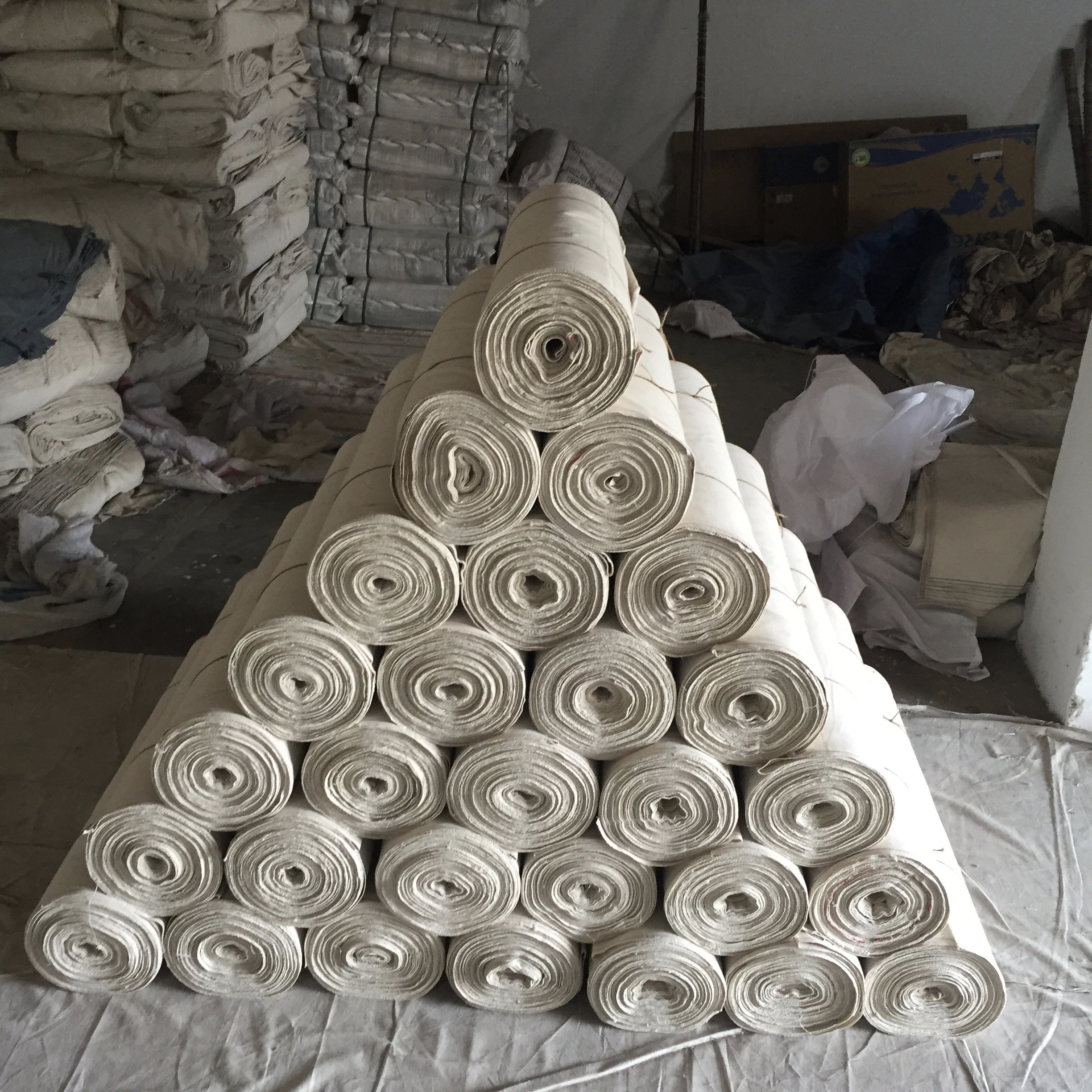 Wholesale Waterproof 100% Cotton Waxed Canvas Fabric for Bags Tents Tarpaulins Drop Sheets Sleeping Bags Custom Khaki Green