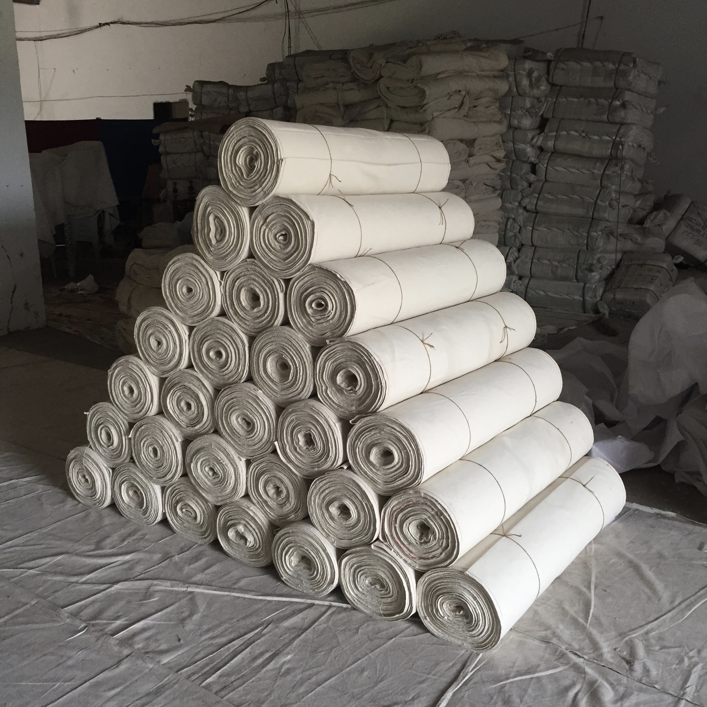 Wholesale Waterproof 100% Cotton Waxed Canvas Fabric for Bags Tents Tarpaulins Drop Sheets Sleeping Bags Custom Khaki Green