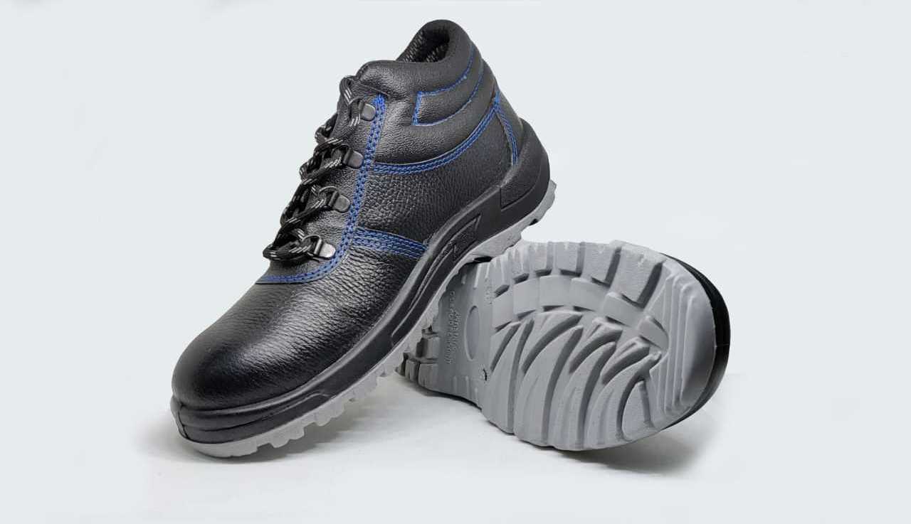 Industrial Shoes safety boots for men double density single density specially designed for Mining Construction workers