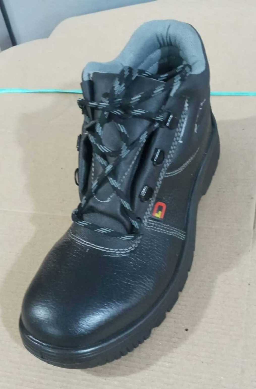 Industrial Shoes safety boots for men double density single density specially designed for Mining Construction workers