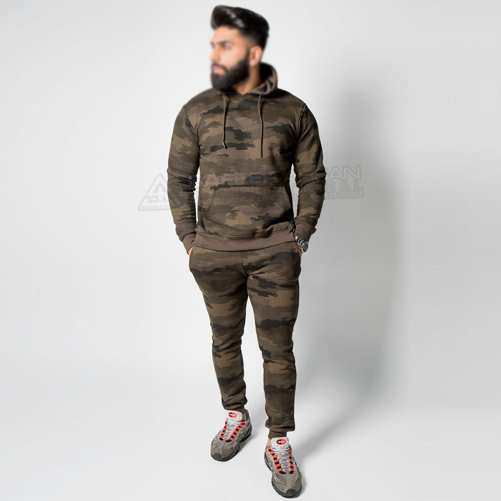 Fashion Trendy tracksuits OEM Custom Comfortable Men Pullover Camo Gym And Sports Tracksuit Men's