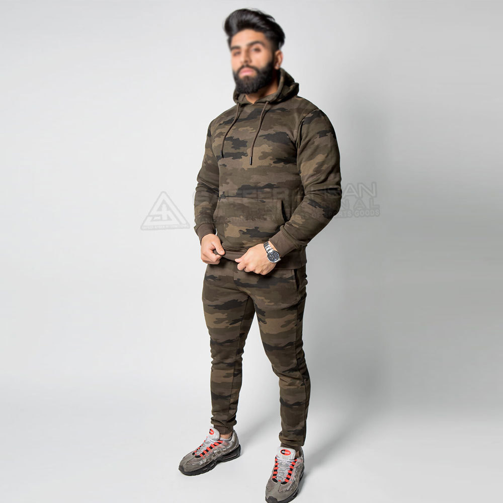 Fashion Trendy tracksuits OEM Custom Comfortable Men Pullover Camo Gym And Sports Tracksuit Men's