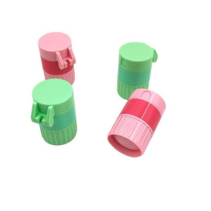 Factory Wholesale Portable Pill Splitter Cutter Pill Crushers 4 In 1 Plastic Travel  With 3 Compartments Pill Box