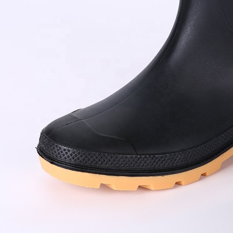 Oil acid alkali resistant waterproof cheap non safety light weight anti slip men PVC rubber rain boots for work