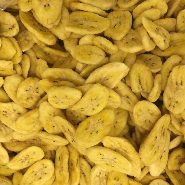 Dehydrated banana chips customized packed for factory price/Crispy banana chips no added sugar with competitive price