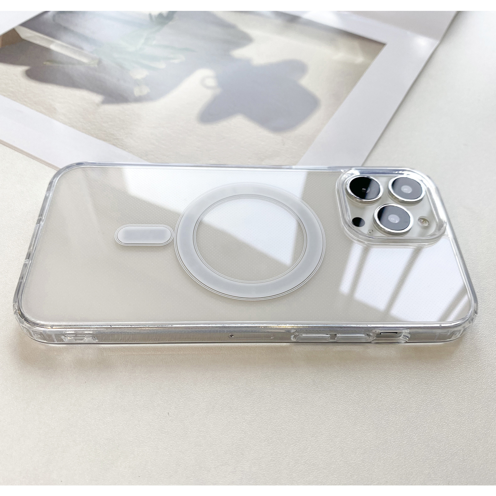 Clear wireless charge phone case for iPhone16 15 14 13 pro max Acrylic magnetic cell phone case design for iPhone15 14 13 12 11