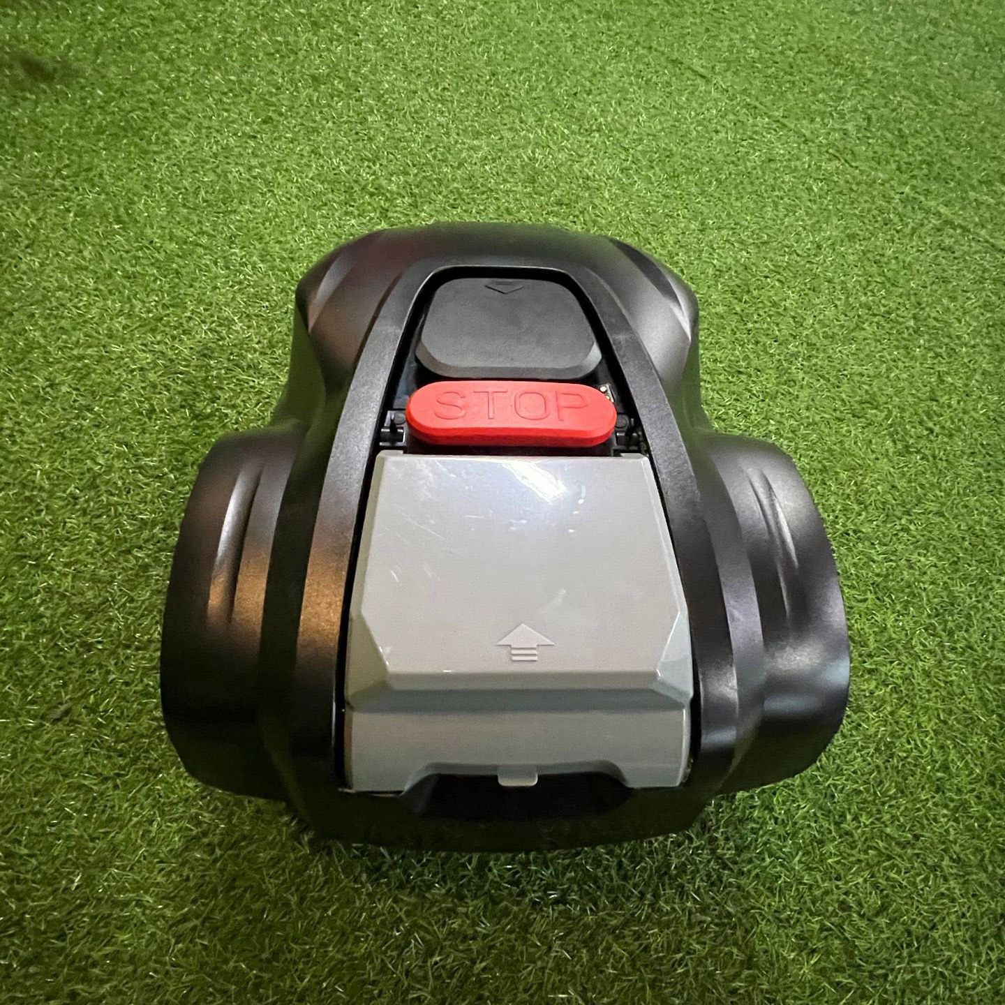 Factory Price remote control electric waterproof Auto Recharge Lawn Mower grass cutter with wheel