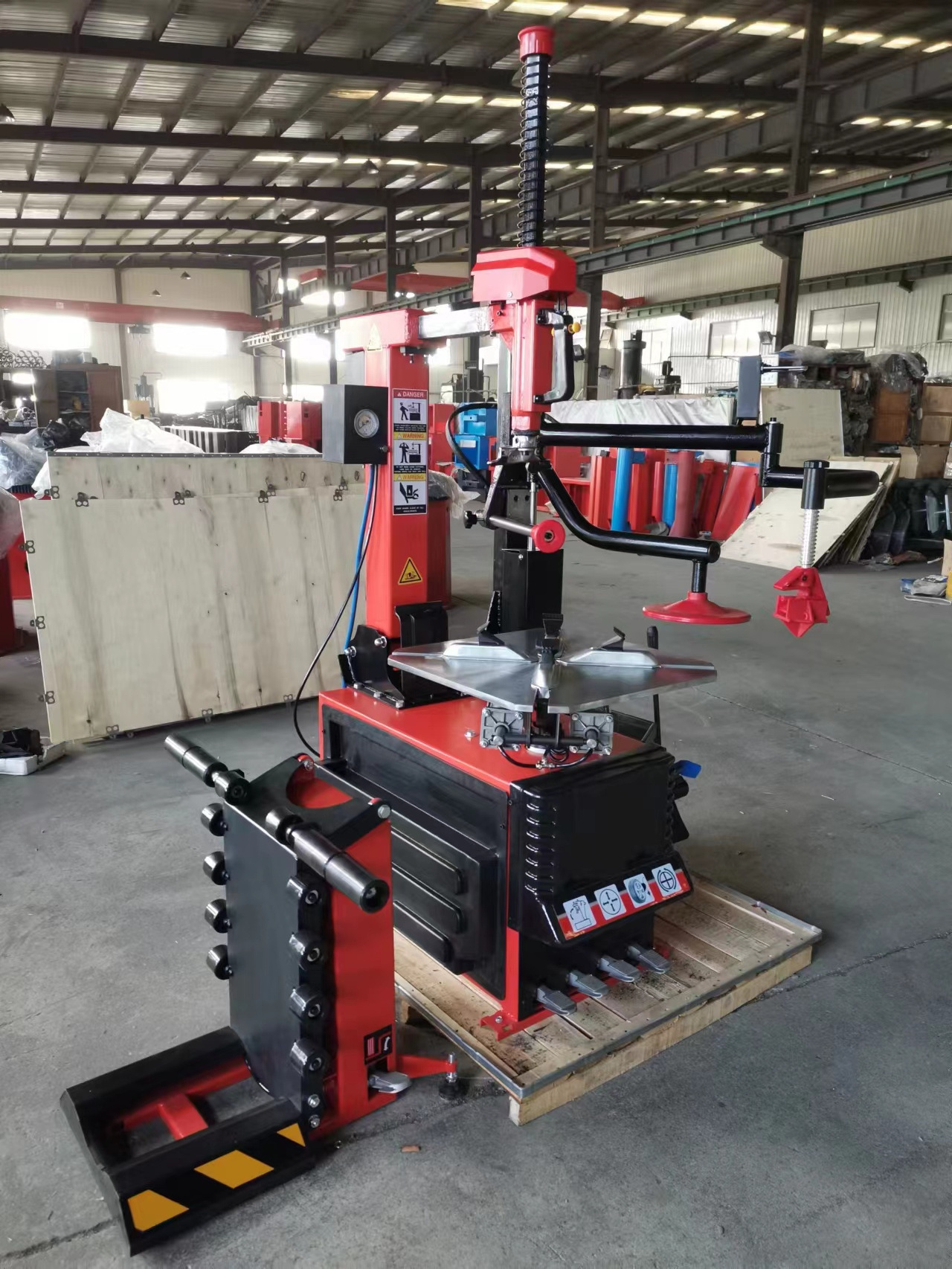 Automatic Car tyre changer machine with tire lifting kit With lean back function tire removal machine