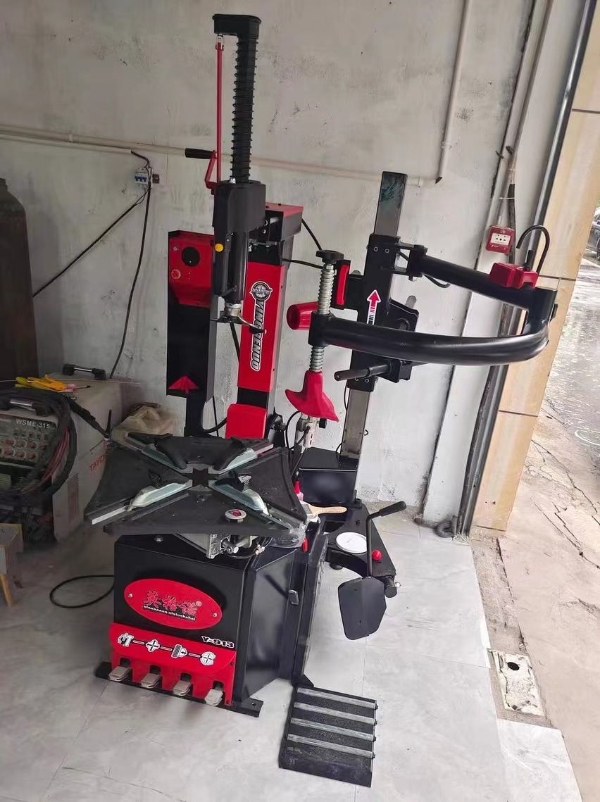 Automatic Car tyre changer machine with tire lifting kit With lean back function tire removal machine