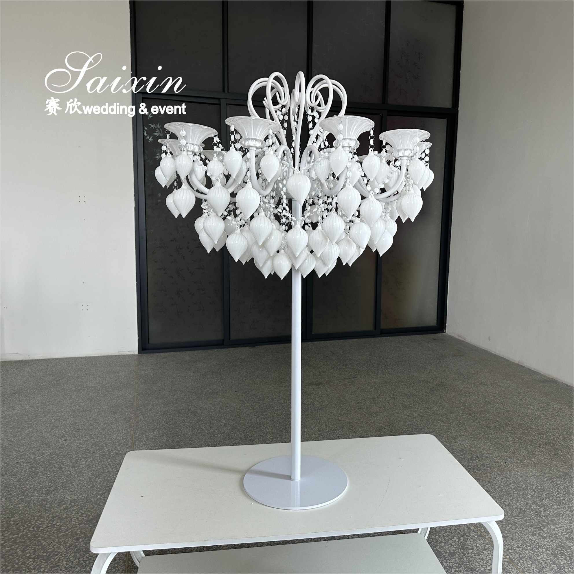 New Design Gorgeous Wedding  Decorative White Chandelier Candelabra For  Centerpieces