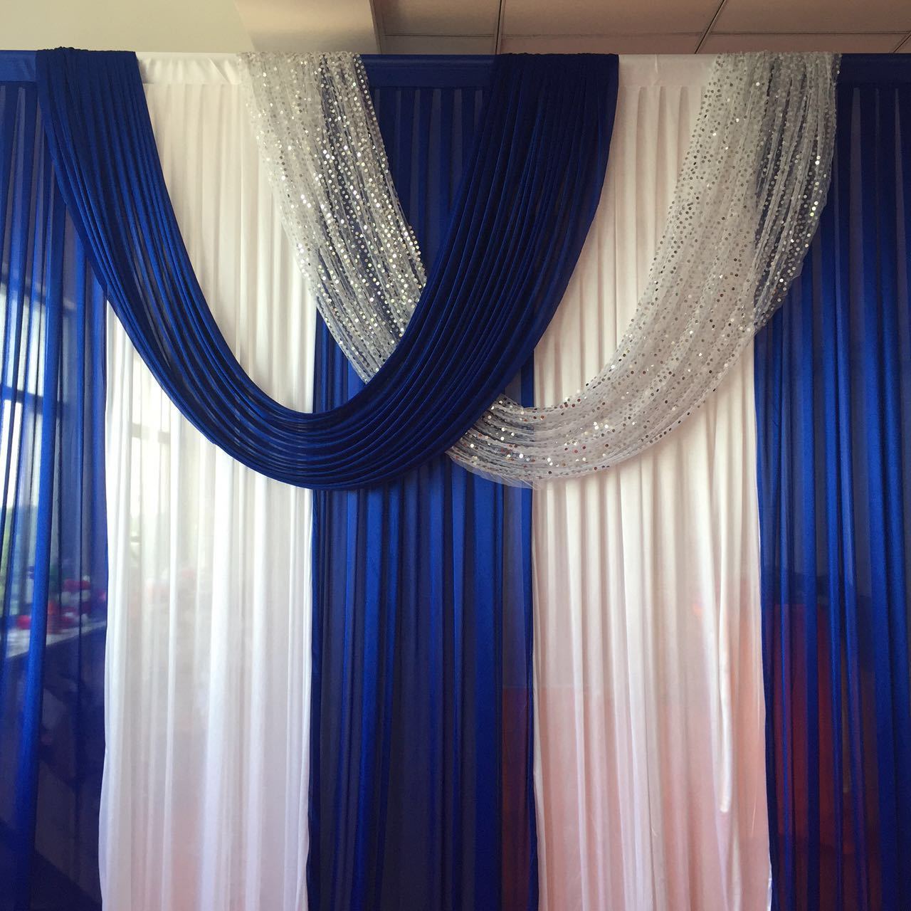 Hot Sale Wedding Backdrop Blue White Double Drape Cross Valance Luxury Wedding Decoration Backdrop