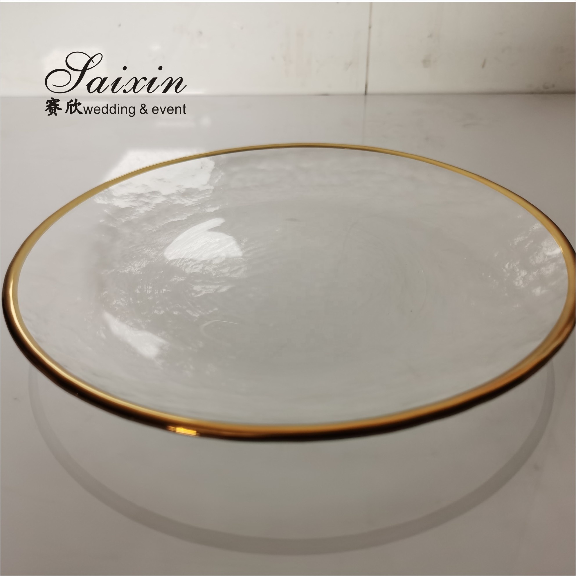 Wholesale cheap gold rim round flat glass charger plate for wedding supplies