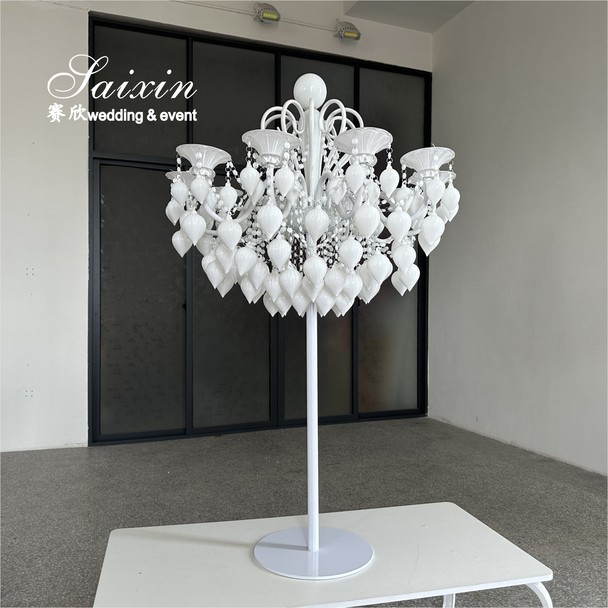 New Design Gorgeous Wedding  Decorative White Chandelier Candelabra For  Centerpieces