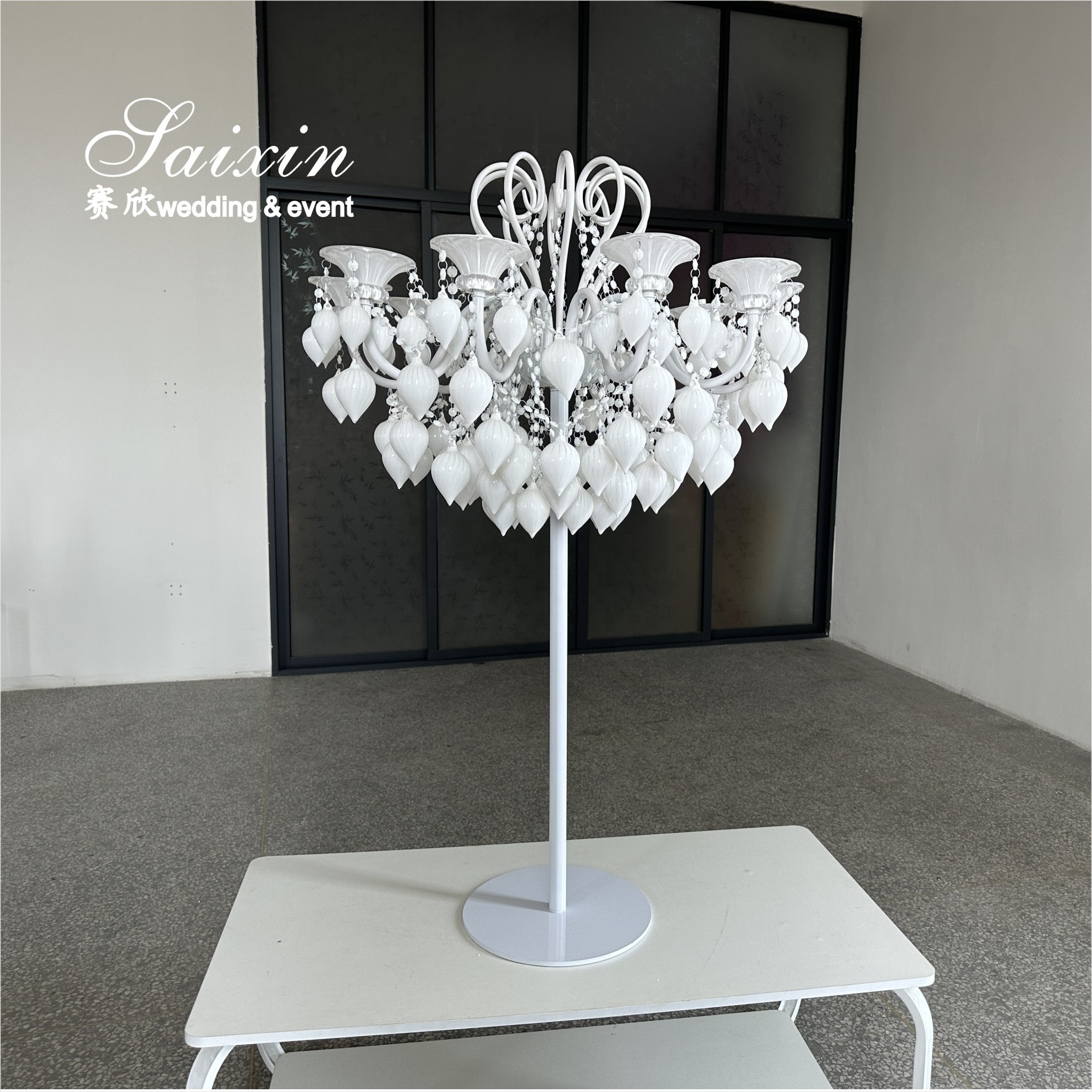 New Design Gorgeous Wedding  Decorative White Chandelier Candelabra For  Centerpieces